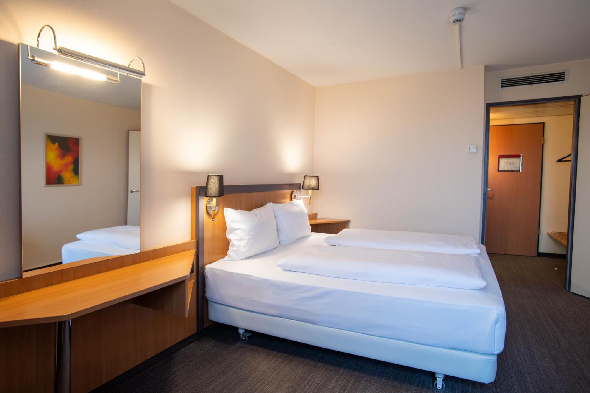Best Western Conference Airporthotel Frankfurt Moerfelden Екстериор снимка
